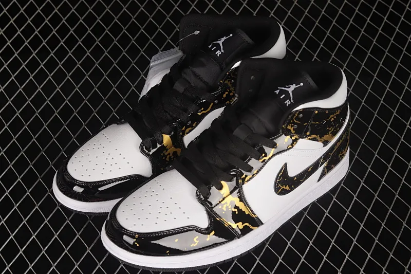 All categories Air Jordan Jordan series basketball shoes Air Jordan 1 Mid Air Jordan 1 Mid AJ1 Joe 1 patent leather black gold mid-top basketball shoes 554724-132